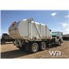Image 3 : 2003 VOLVO T/A GARBAGE TRUCK