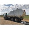 Image 4 : 2003 VOLVO T/A GARBAGE TRUCK