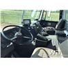 Image 5 : 2003 VOLVO T/A GARBAGE TRUCK