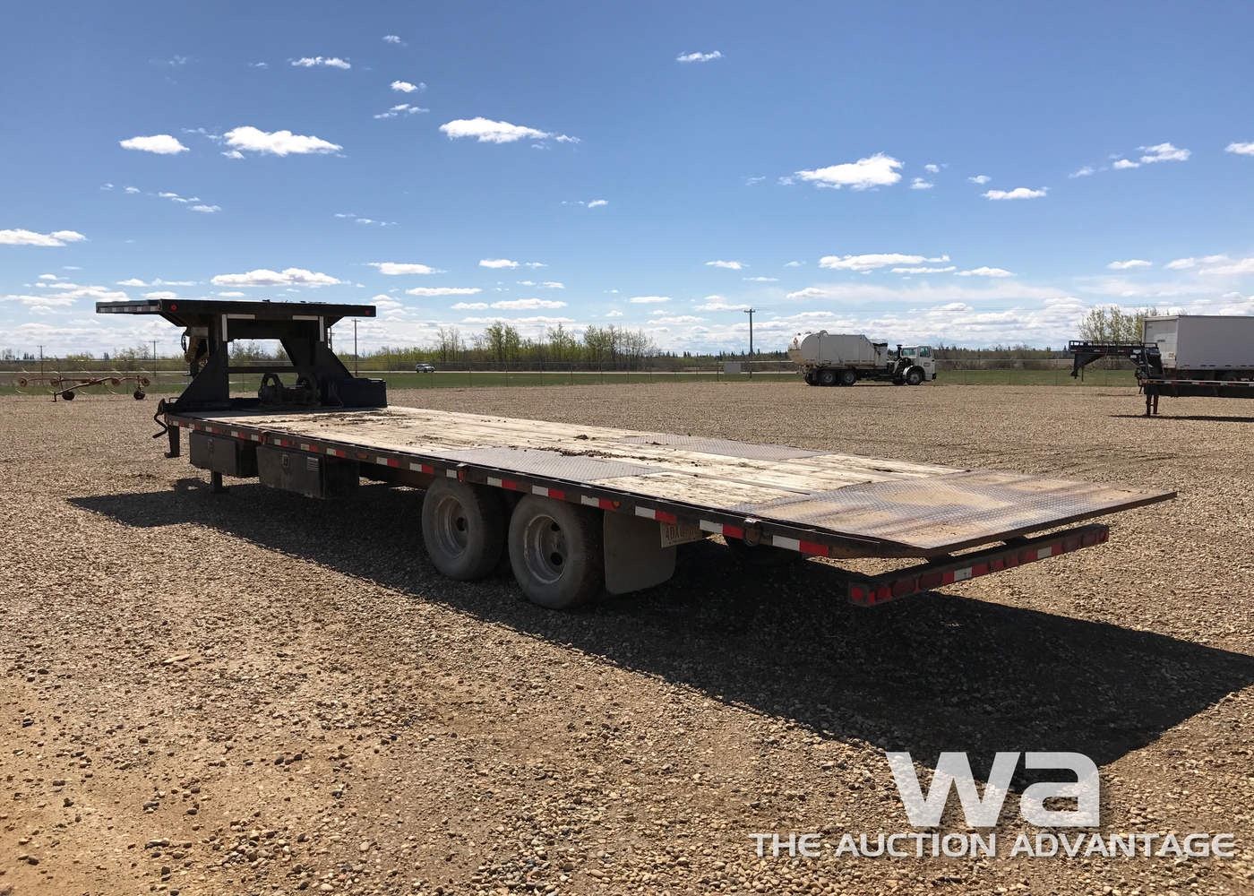 2011 LOAD TRAIL 35 FT T A TILT DECK TRAILER 2011-load-trail-35-ft-t-a-tilt-deck-trailer