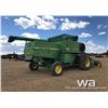 Image 3 : 1982 JOHN DEERE 8820 TURBO COMBINE