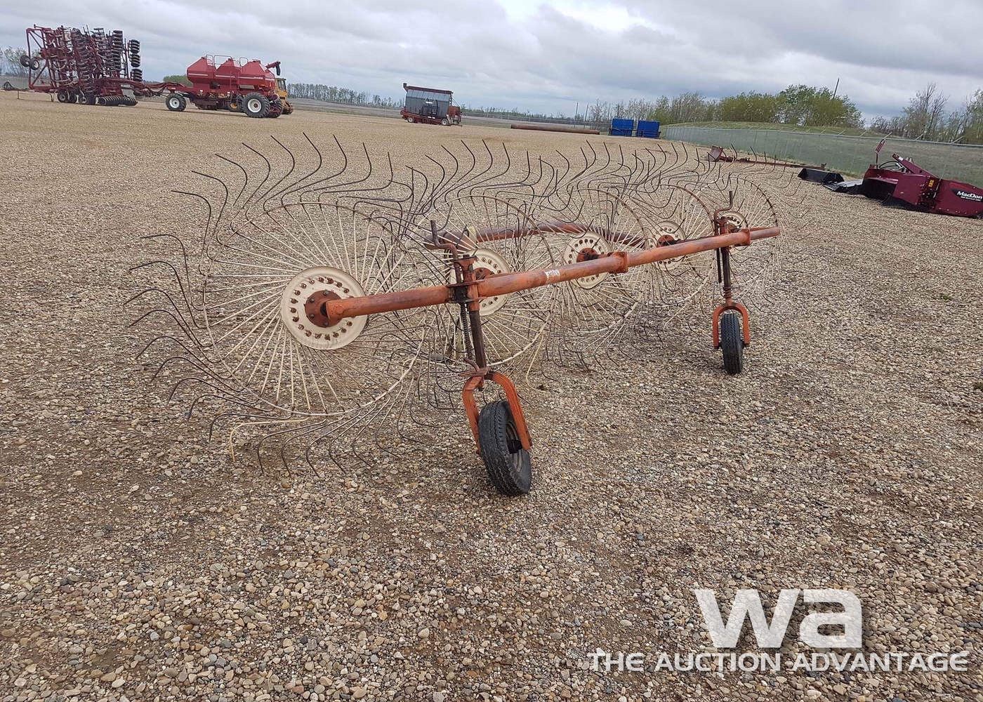VICON 5 WHEEL HAY RAKE