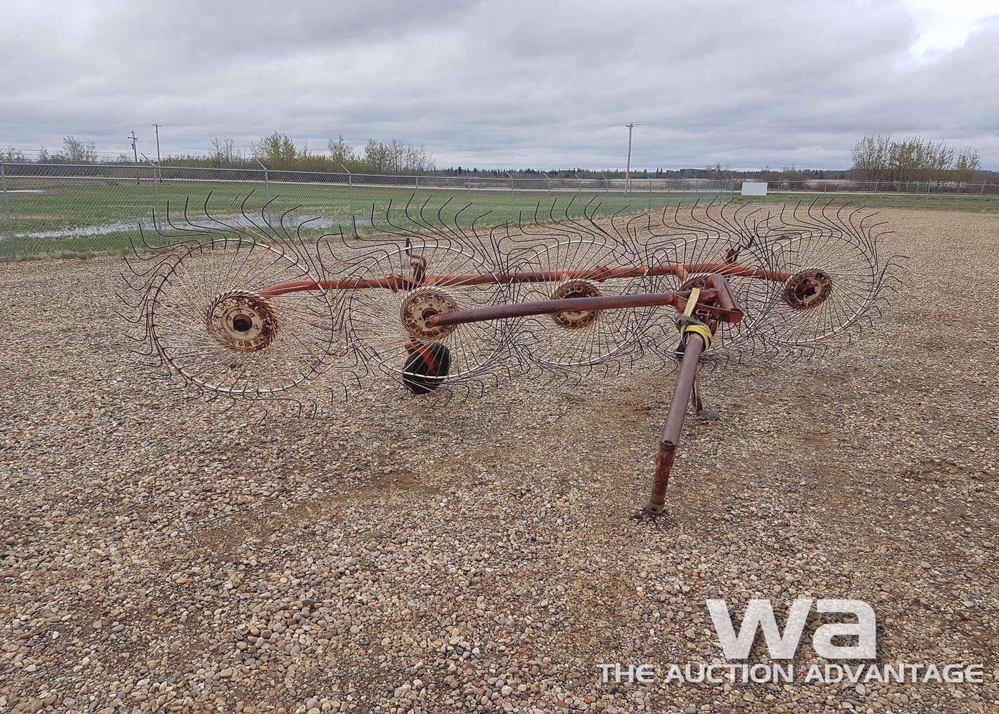 VICON 5 WHEEL HAY RAKE - Weaver Bros. Auctions Ltd.