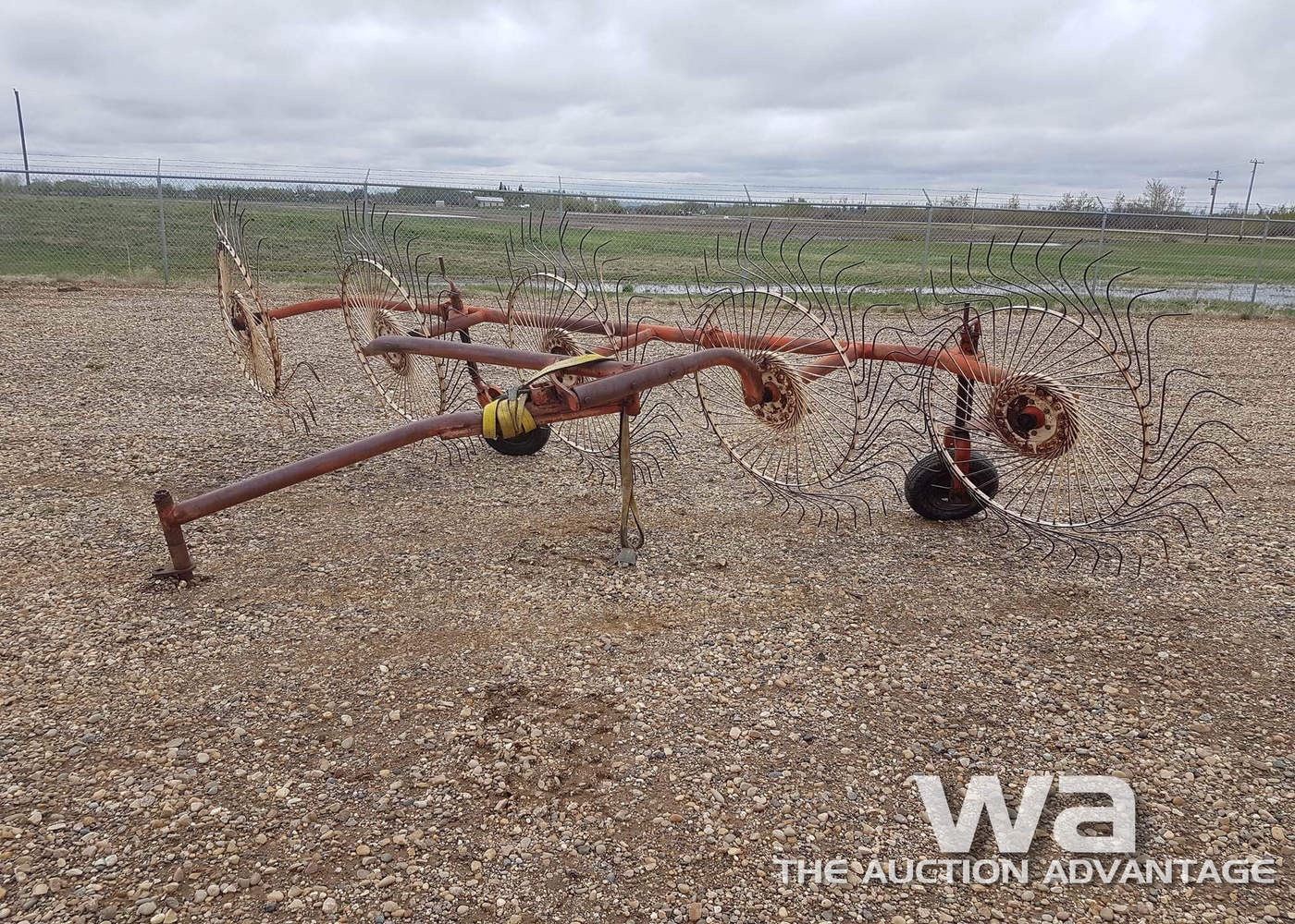 VICON 5 WHEEL HAY RAKE