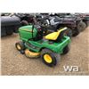 Image 4 : JD LT133 RIDING LAWN MOWER