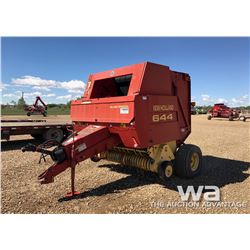 1998 NEW HOLLAND 644 ROUND BALER