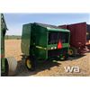 Image 4 : 1990 JOHN DEERE 375 ROUND BALER