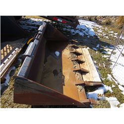 JOHN DEERE 72" TOOTH BUCKET
