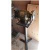 Image 1 : Vector Electric Bench Grinder 4 1/2 Horsepower & Stand (Working)