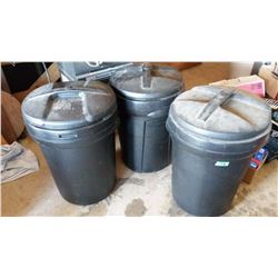 20 Gallon Rubbermaid Plastic Garbage Cans With Lids (3)