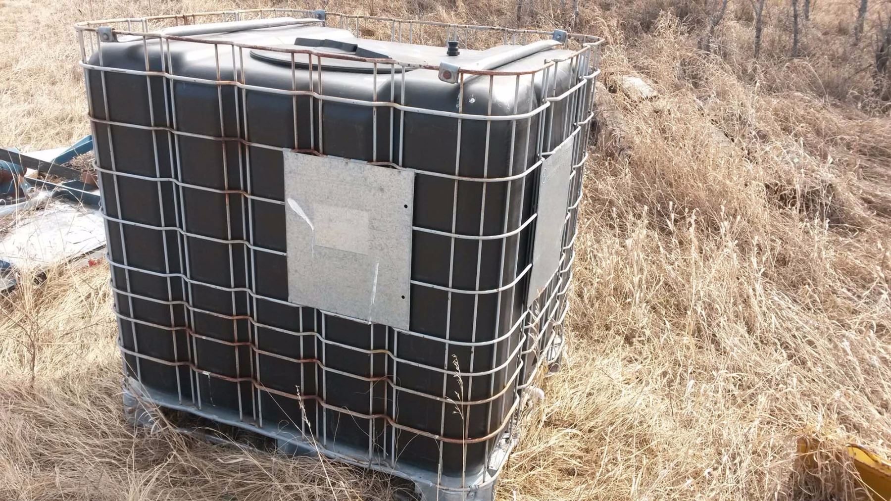 Black Water Tank With Frame Case - Bodnarus Auctioneering
