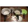 Image 1 : Pressure Cookers (2)