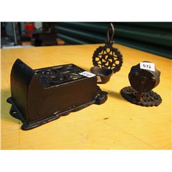 Caste Iron Candle Holder Set