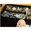 Image 5 : Marilyn Monroe Tin Set With Knives And Rings, & Hand Mirrors