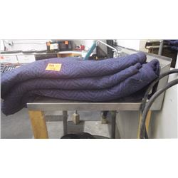 3 packing / moving blankets
