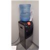 Image 2 : GE Profile Stainless Steel Water Cooler