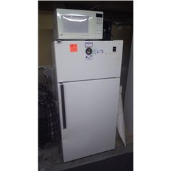 Admiral 2 door frost free white fridge, GE microwave and tea kettle