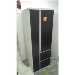 Metal locker cabinet