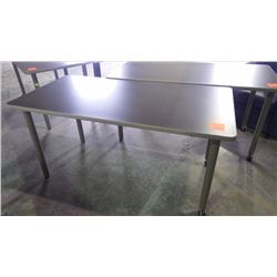 Table on wheels