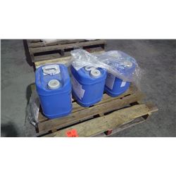 Pallet of 3 x s5 gallon pails of hydraulic oil