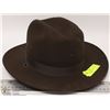 Image 1 : BROWN STRATTON SELF FORMING RCMP HAT SIZE 7-1/2