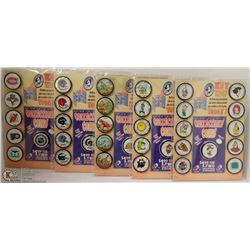 138) LOT OF VINTAGE PLASTIC CHIPS. NEW ON BOARD