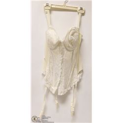 SIZE 34B WHITE CORSET WITH REMOVABLE GARTERS &