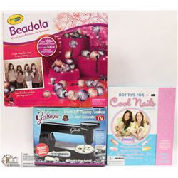 NEW CRAYOLA BEADOLA W/COOL NAILS