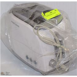 BLACK AND DECKER TOASTER