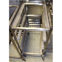 STAINLESS STEEL CART ON CASTORS