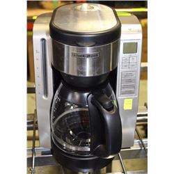 BLACK & DECKER COFFEE MAKER W/ POT