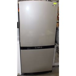 SAMSUNG STAINLESS STEEL REFRIGERATOR WITH BOTTOM