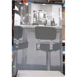 BLACK AND WHITE DECORATIVE CANVAS