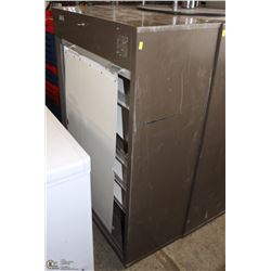 LOCKABLE CIGARETTE CABINET