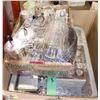 Image 1 : BOX OF MISC RESTAURANT GOODS
