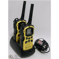 MOTOROLA  WALKIE TALKIE SET