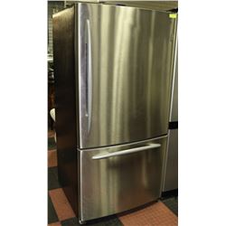 GE PROFILE STAINLESS STEEL REFRIGERATOR WITH