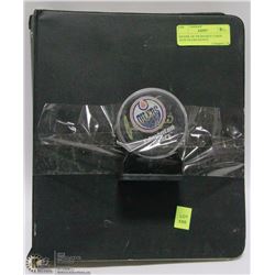 BINDER  OF 308 HOCKEY CARDS WITH OILERS SIGNED