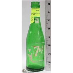 1940'S 7-UP BOTTLE FEATURING THE BUBBLE GIRL