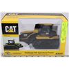 Image 1 : 1:32 DIE CAST CAT CHALLENGER 95E AGRICULTURAL