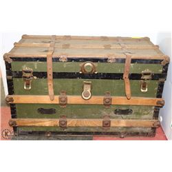 VINTAGE STORAGE TRUNK