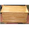 Image 1 : SOLID WOOD MEMORY CHEST W/TOP TRAY -