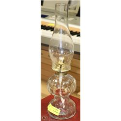 ESTATE GLASS OIL LAMP