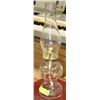 Image 1 : ESTATE GLASS OIL LAMP