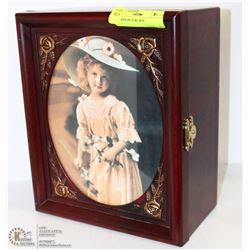 WOODEN PICTURE BOX