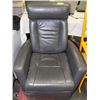 Image 1 : GREY LEATHER RECLINING CHAIR