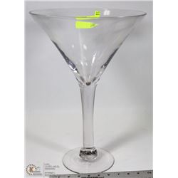 16" MARTINI GLASS DISPLAY