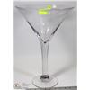 Image 1 : 16" MARTINI GLASS DISPLAY