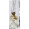 Image 1 : ESTATE GLASS OIL LAMP