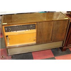 VINTAGE TELEFUNKIN CONSOLE STEREO NEEDS TUBES